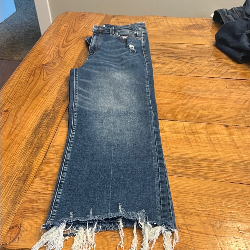 Frayed Hem Wide-Leg Jeans - Mid Wash Blue